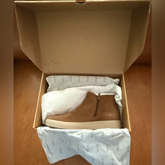 ECCO Classic Sneaker Ankle Boot Camel Nubuck Size 9–9.5 EU40 NWB - Picture 9 of 11